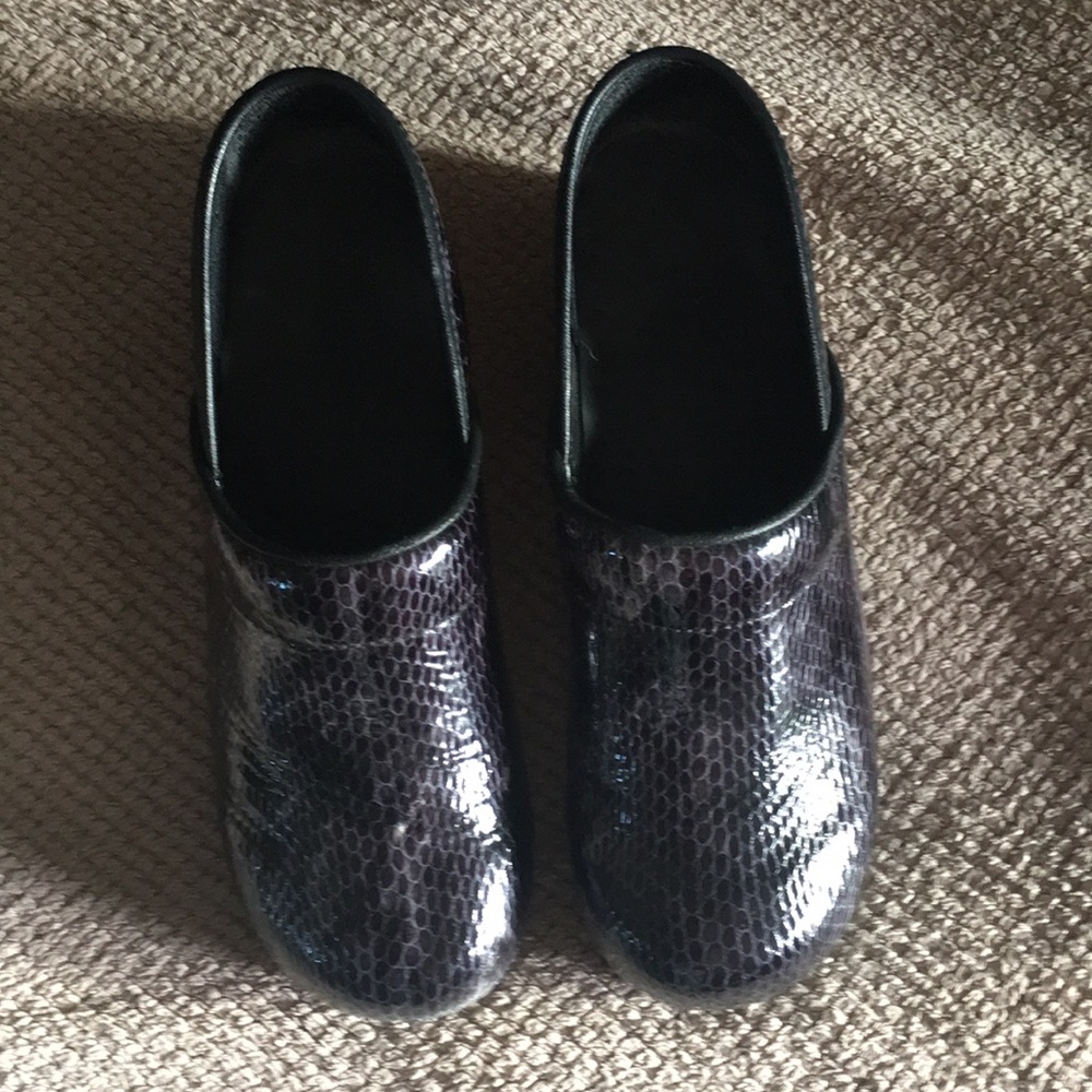 Black/Grey Sanita Clogs size 42/11